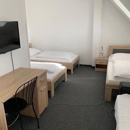 Penzion Holiday Trnava Luaran gambar