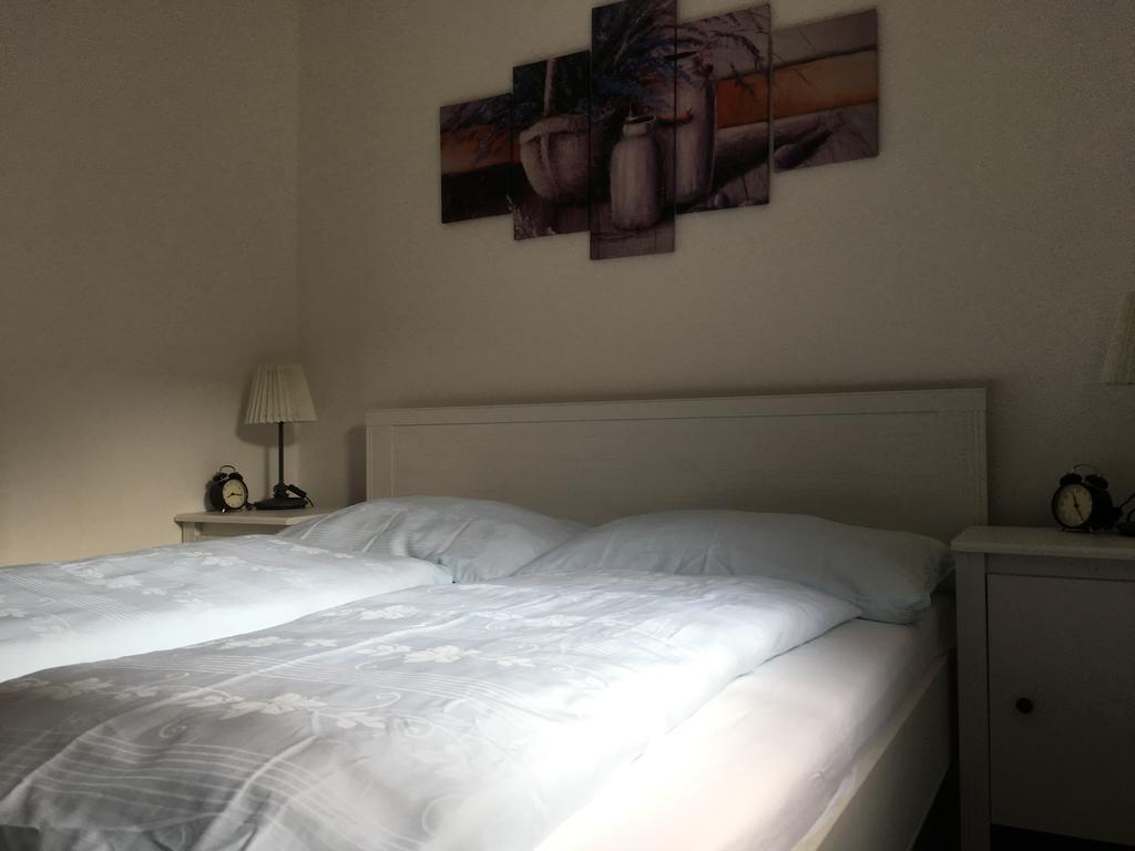 Penzion Holiday Trnava Luaran gambar