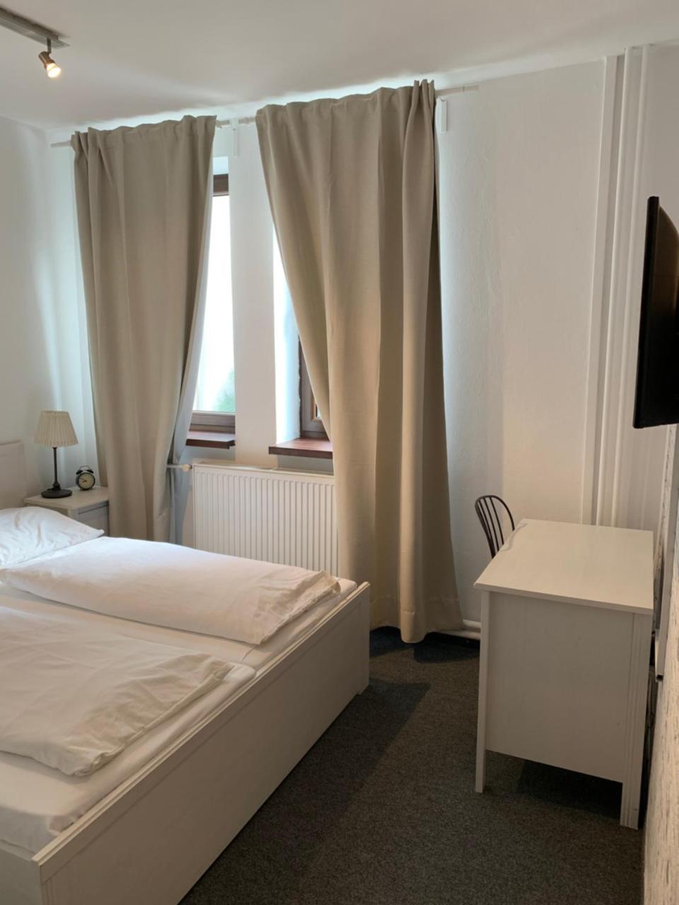 Penzion Holiday Trnava Luaran gambar