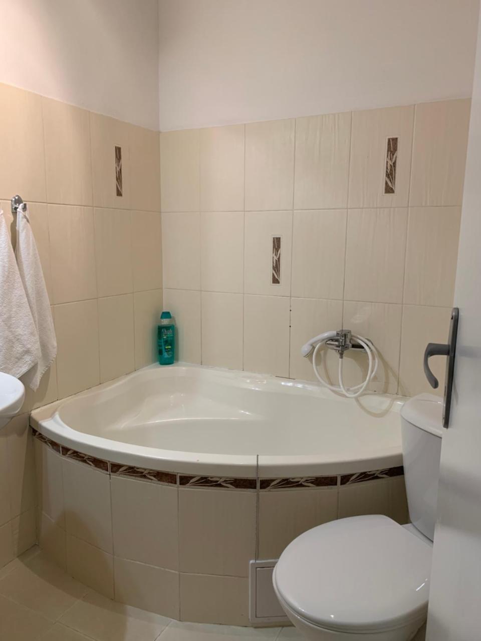Penzion Holiday Trnava Luaran gambar