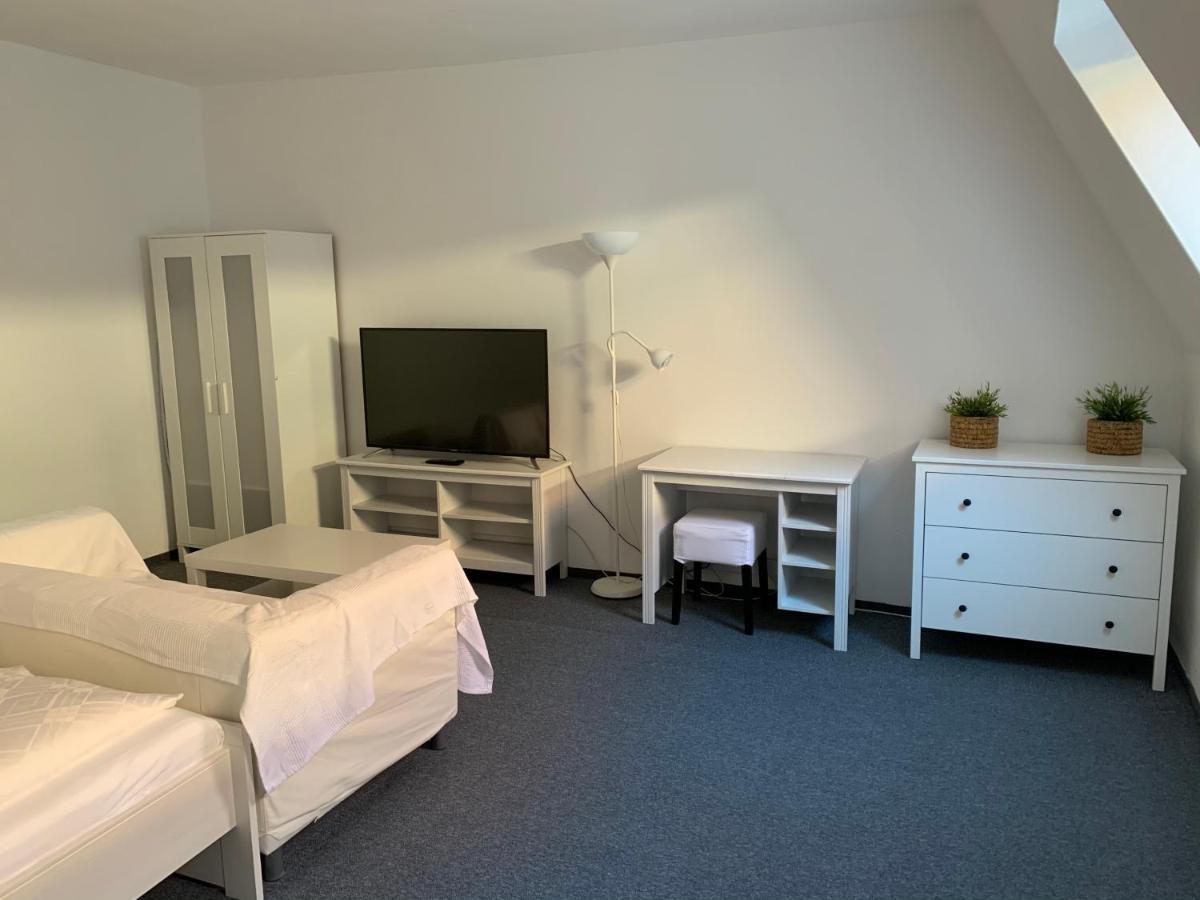 Penzion Holiday Trnava Luaran gambar
